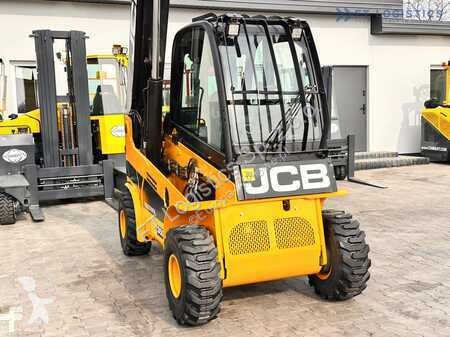 Încărcător telescopic JCB