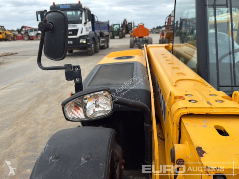 رافعة شوكية تلسكوبية JCB 525-60 Hi Viz