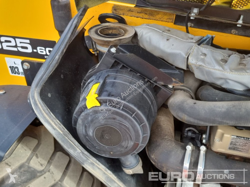 Teleskopický vozík JCB 525-60 Hi Viz