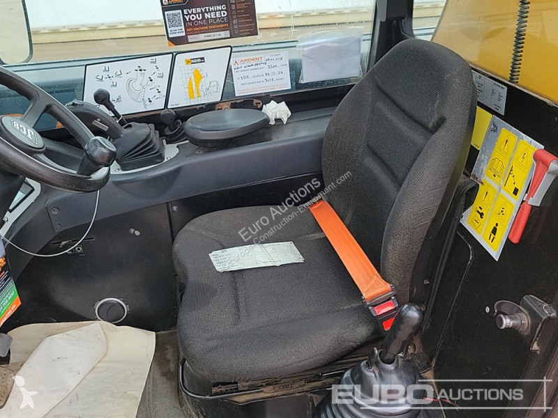 Teleskopický vozík JCB 520-40