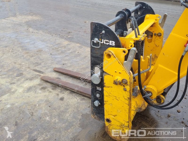 Teleskopický vozík JCB 540-140 Hi Viz