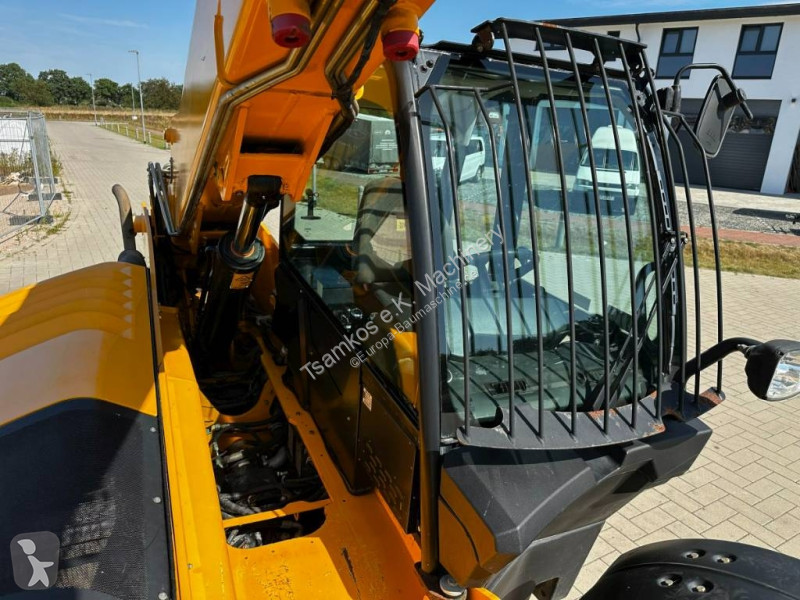 Carretilla telescópica JCB HiViz...