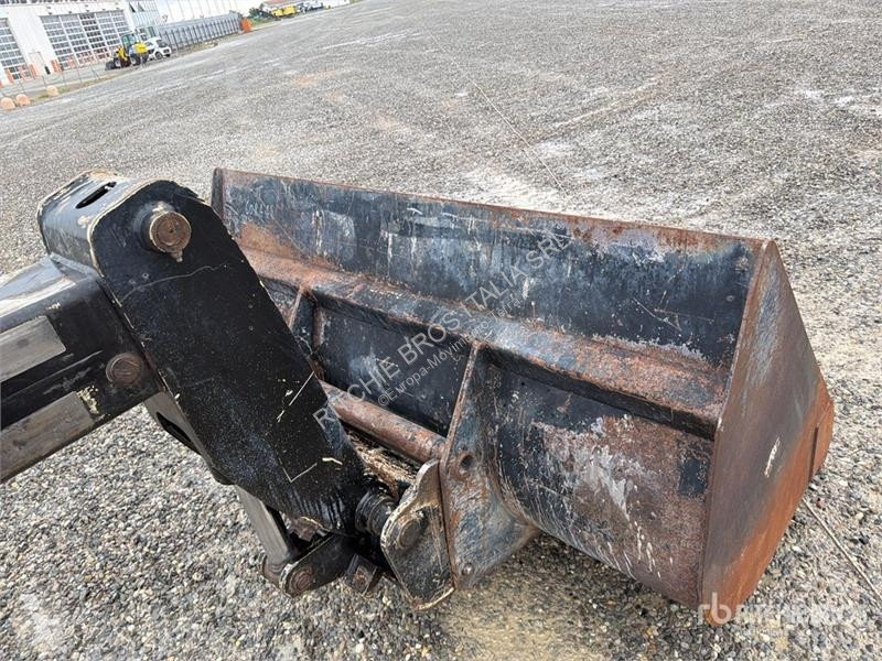 伸缩臂叉车 Manitou MVT729 Telehandler