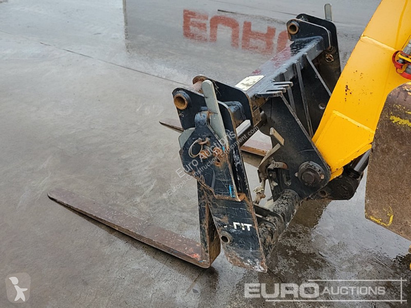 Teleskopický vozík JCB 535-125 Hi Viz