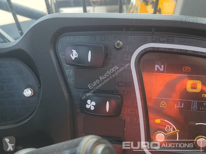 Teleskopický vozík JCB 525-60 Hi Viz