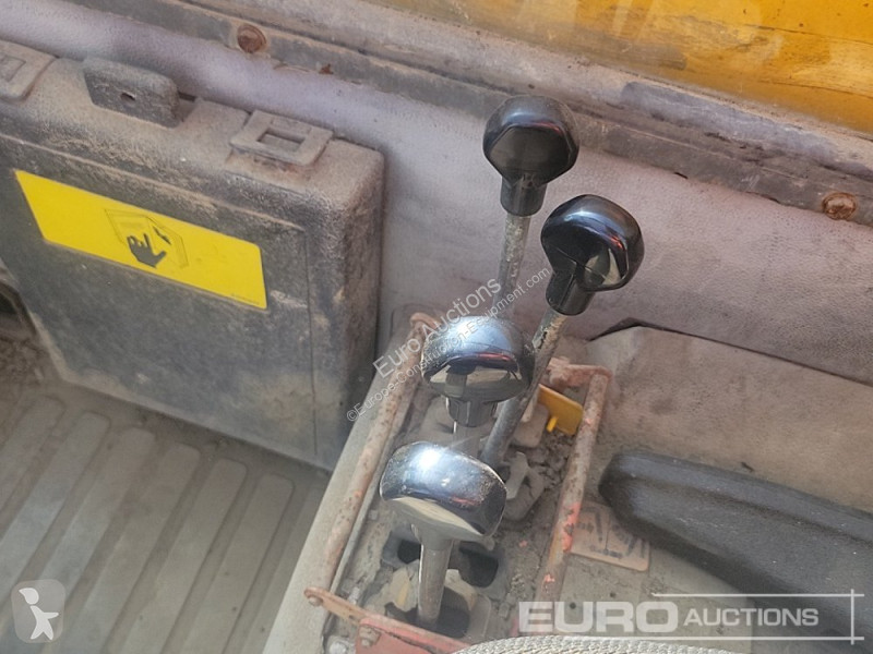 Teleskopický vozík JCB 525-67