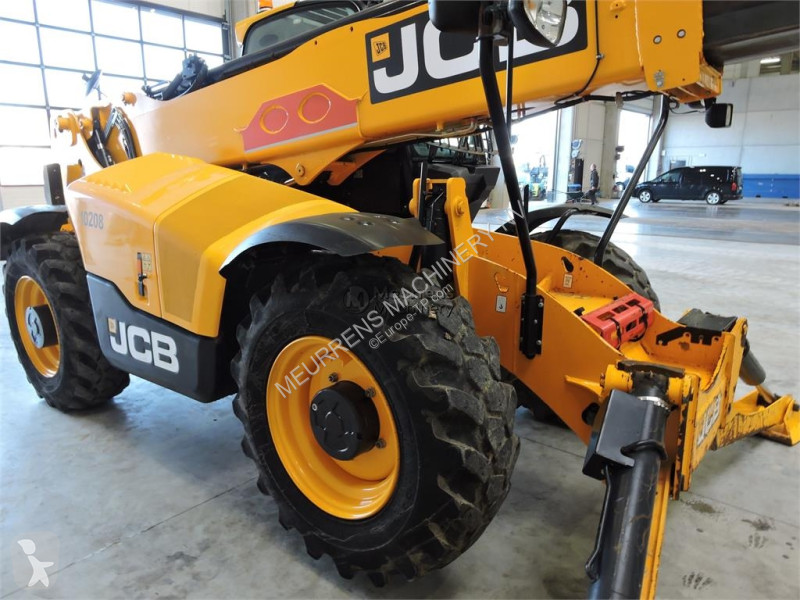 رافعة شوكية تلسكوبية JCB
