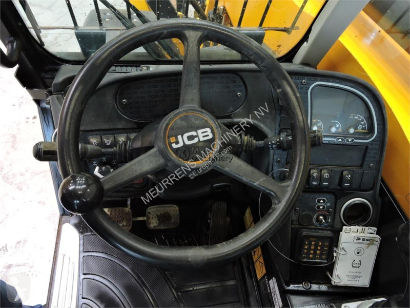 رافعة شوكية تلسكوبية JCB