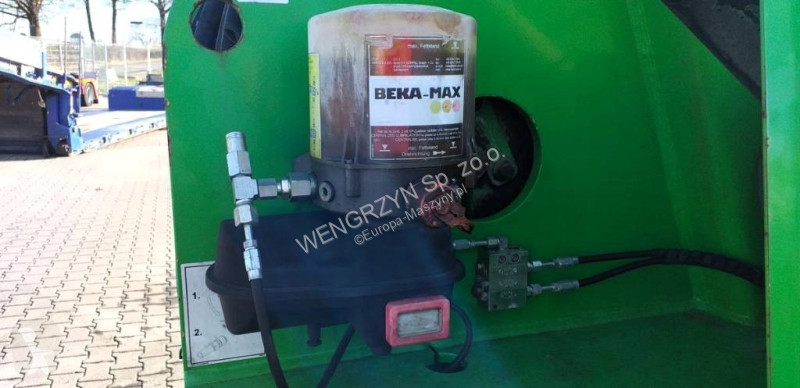 Teleskopický vozík Sennebogen 305