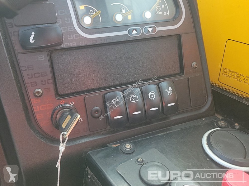 Teleskopický vozík JCB 525-60 Hi Viz