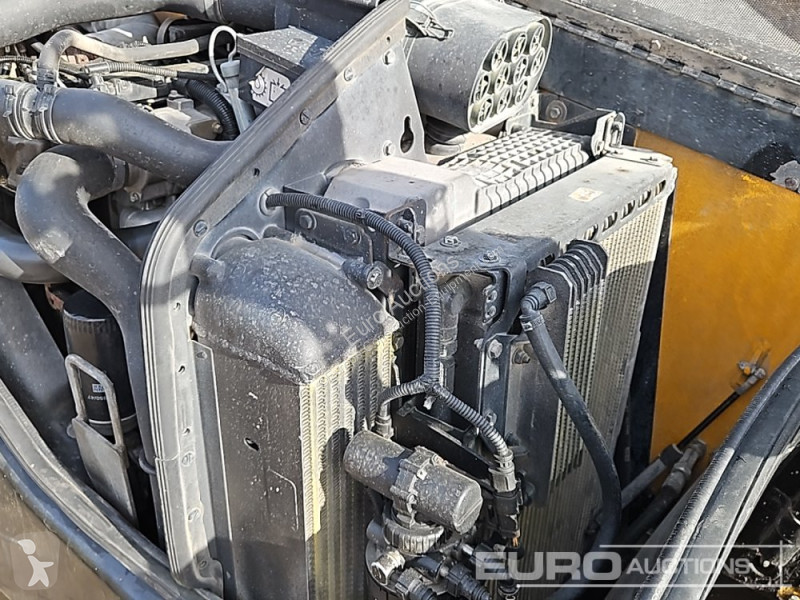 Teleskopický vozík JCB 560-80