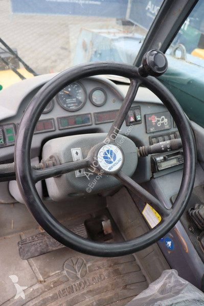 Телескопичен товарач New Holland LM 410