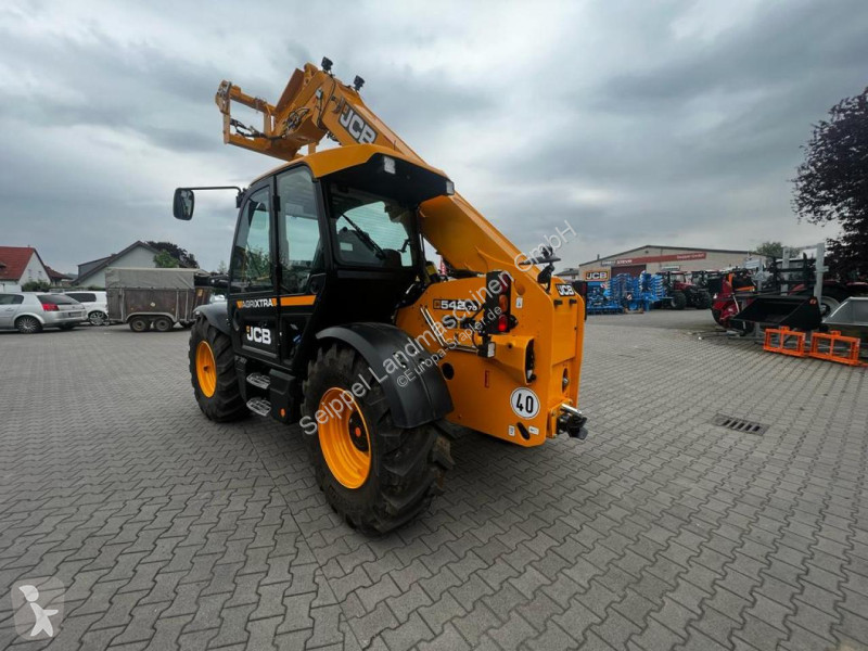 رافعة شوكية تلسكوبية JCB  542-70 AGRI XTRA...