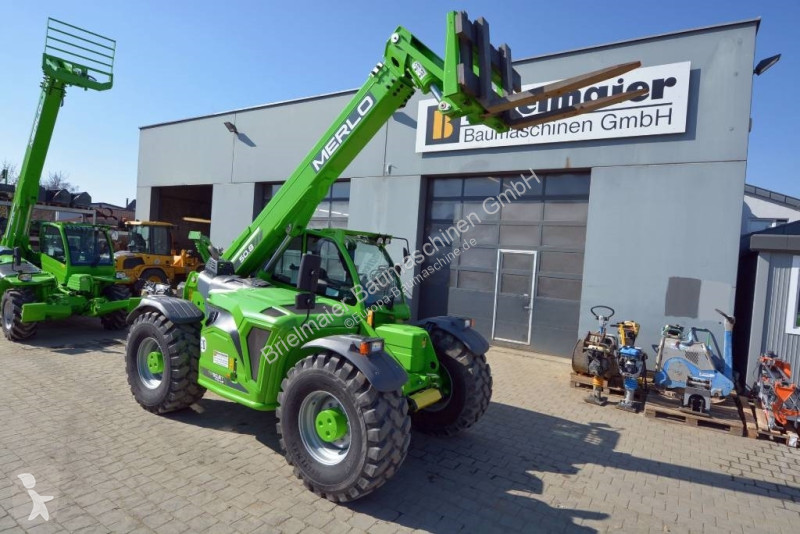 Încărcător telescopic Merlo 50.8T