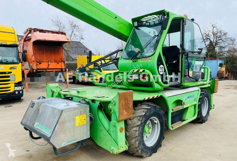 Încărcător telescopic Merlo