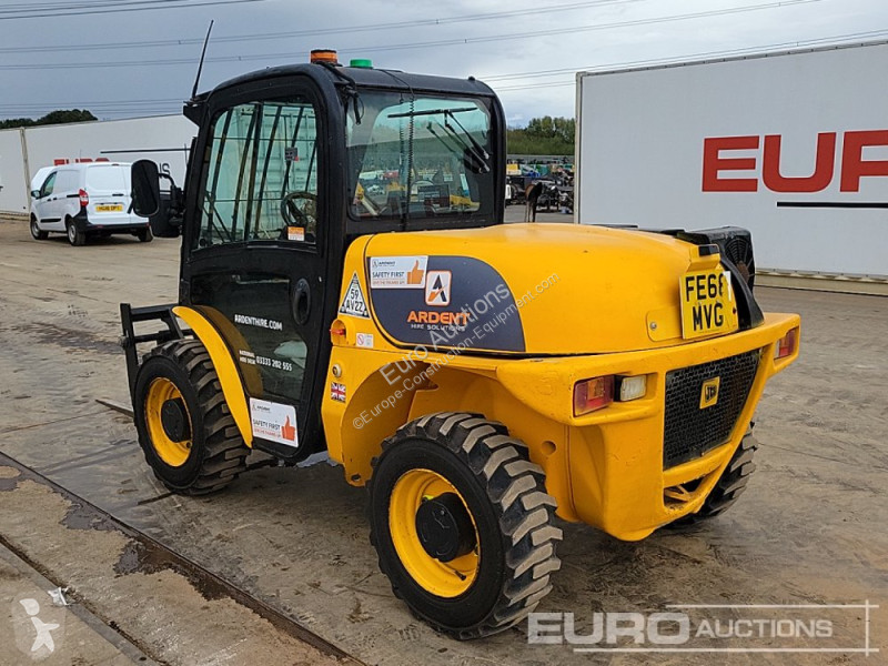 Teleskopický vozík JCB 520-40