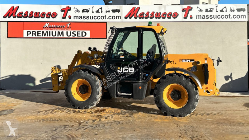 رافعة شوكية تلسكوبية JCB