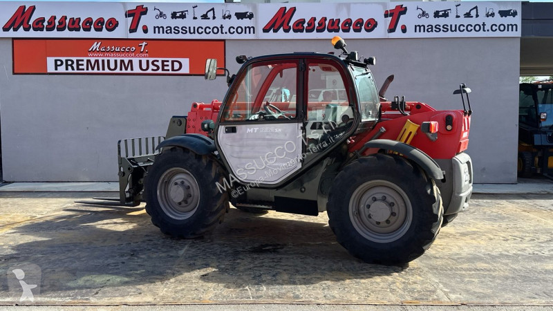 رافعة شوكية تلسكوبية Manitou 4x4x4