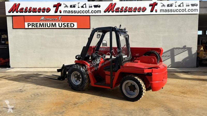 Teleskopický manipulátor Manitou BT 420 4x4