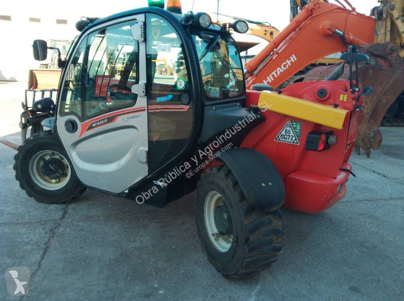 رافعة شوكية تلسكوبية Manitou