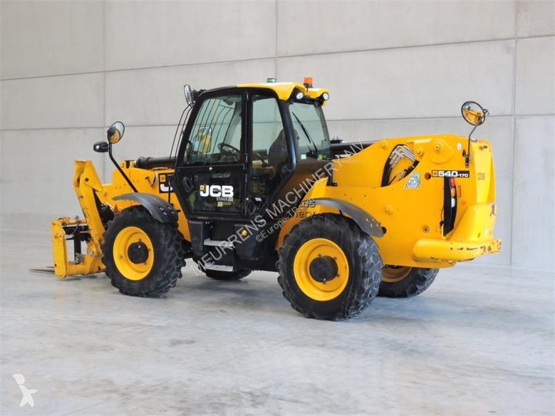 رافعة شوكية تلسكوبية JCB