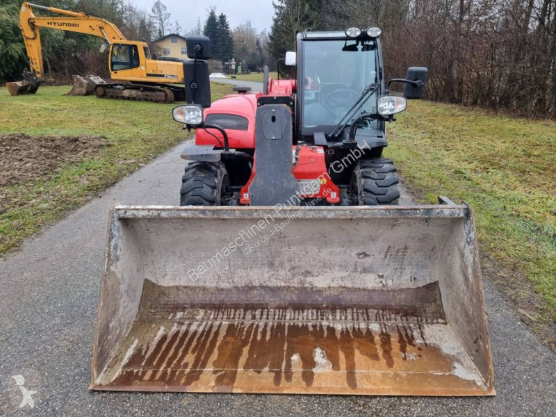 رافعة شوكية تلسكوبية Manitou