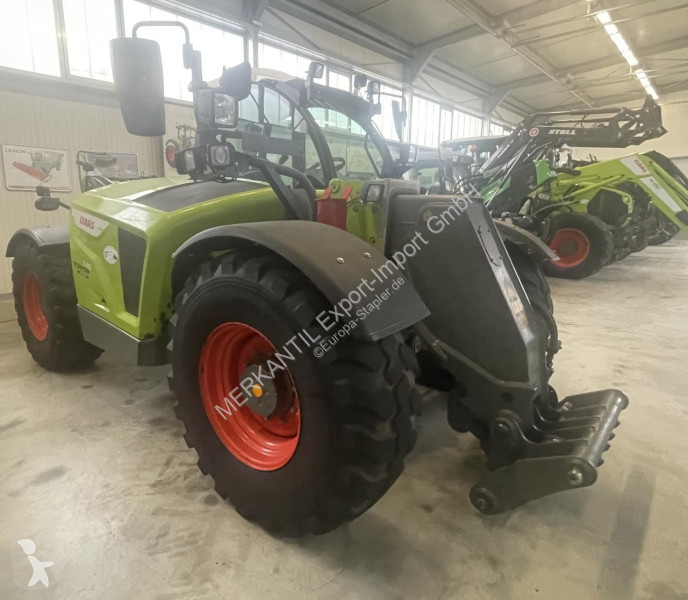 رافعة شوكية تلسكوبية Claas 746