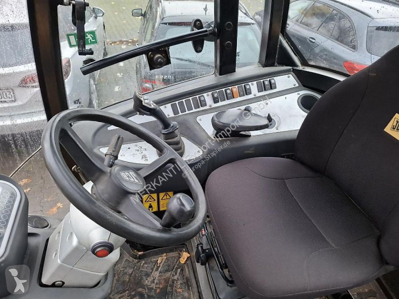 Teleskopický manipulátor JCB  TM 180