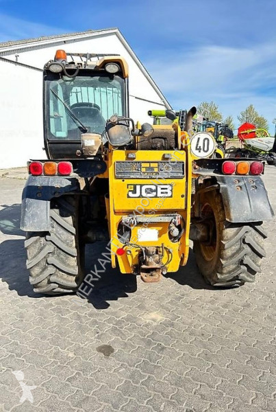 رافعة شوكية تلسكوبية JCB