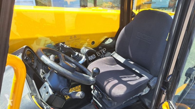 Teleskopický manipulátor JCB  525-60