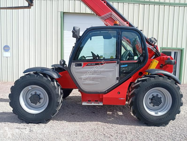 Teleskopický manipulátor Manitou  MT933