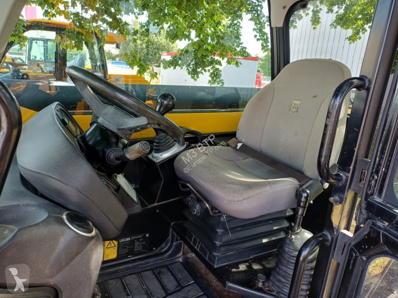 رافعة شوكية تلسكوبية JCB  540-180CORRT4F