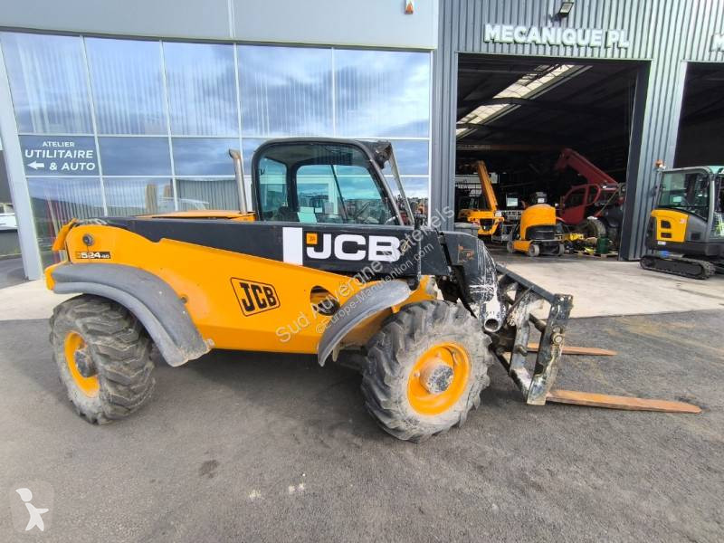 رافعة شوكية تلسكوبية JCB