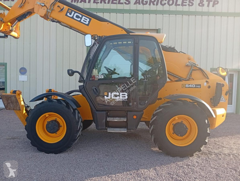 رافعة شوكية تلسكوبية JCB