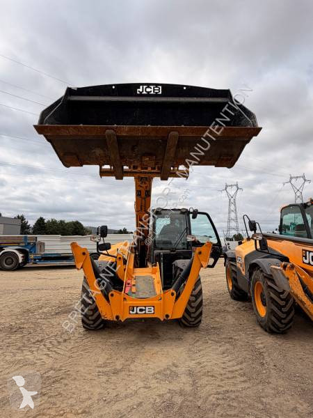 Teleskopický manipulátor JCB 540-180