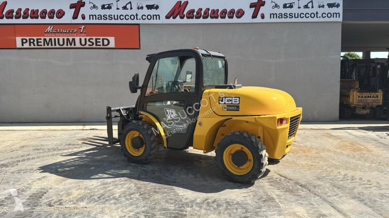 رافعة شوكية تلسكوبية JCB 4x4