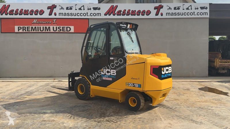 Sollevatori telescopici JCB 30-19E 4x2
