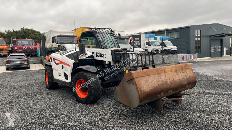 رافعة شوكية تلسكوبية Bobcat T35.105LB...