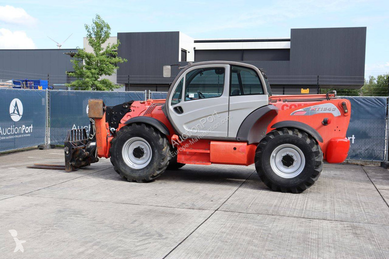 Телескопический погрузчик Manitou