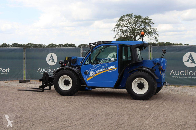 Teleskopický manipulátor New Holland LM628