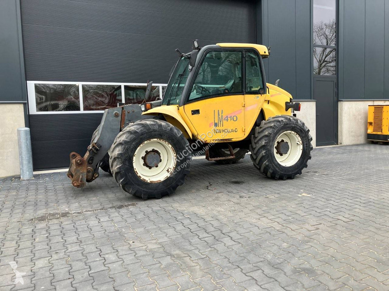 Teleskopický manipulátor New Holland LM410