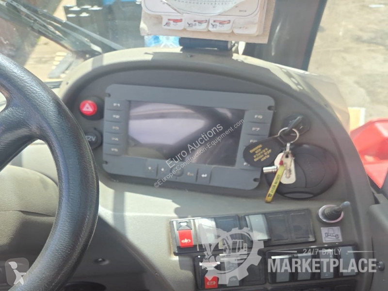 Телескопічний навантажувач Manitou MRT 2150 +