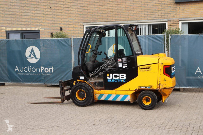 Телескопический погрузчик JCB 30-19E