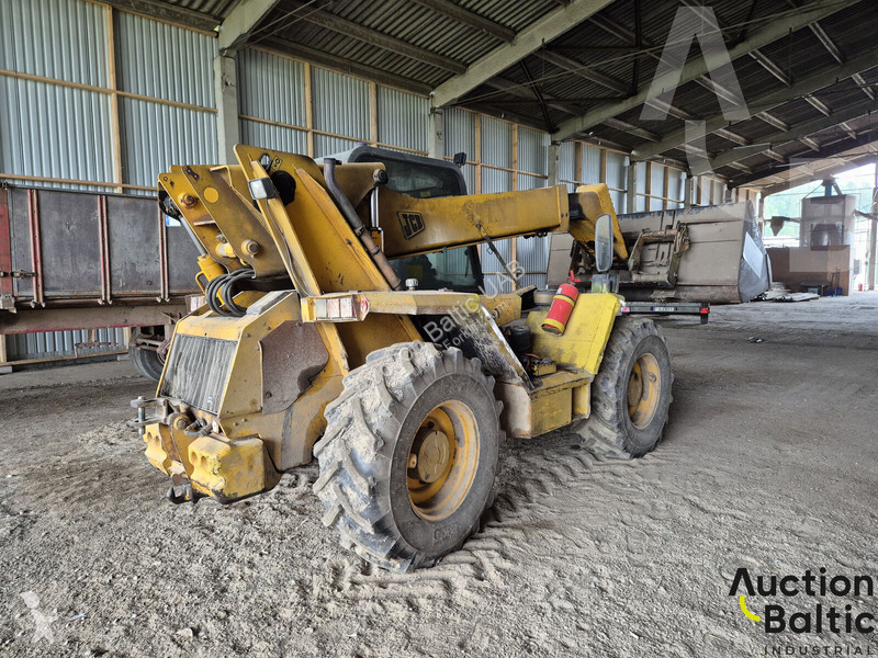 Teleskopický vozík JCB 535-67