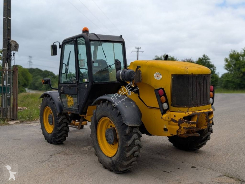 Teleskopický manipulátor JCB 528-70