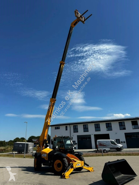 Carretilla telescópica JCB HiViz...