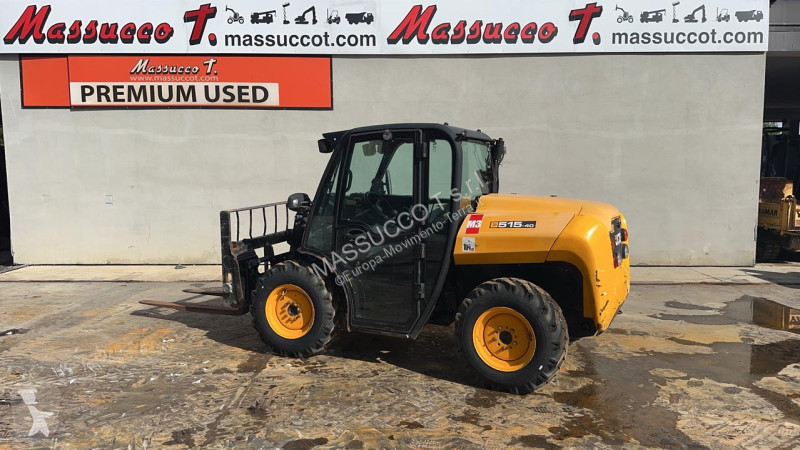 Teleskopický vozík JCB TH 4X4