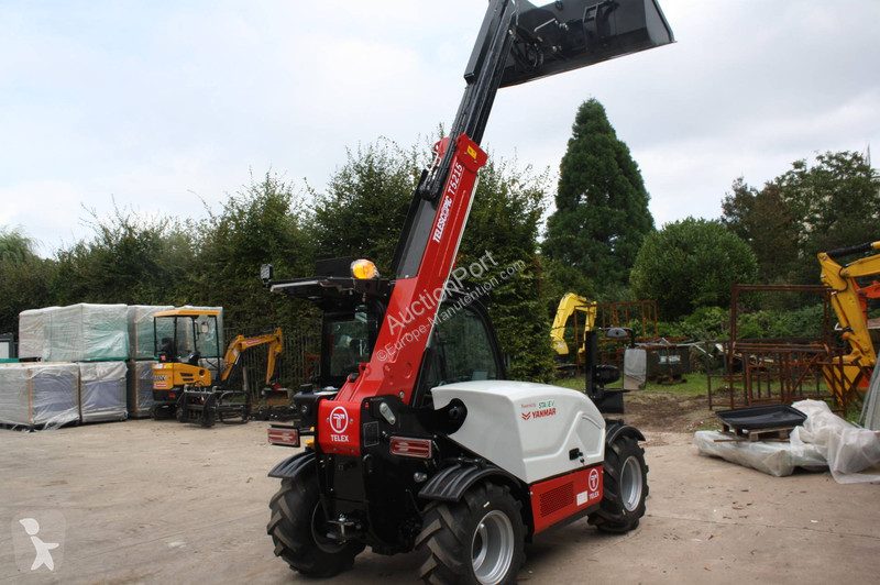 Teleskopický vozík Terex T5215