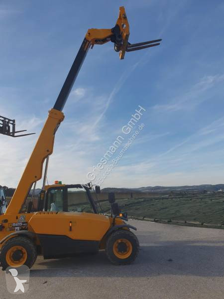 Încărcător telescopic JCB 525-60