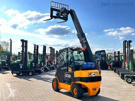 Încărcător telescopic JCB